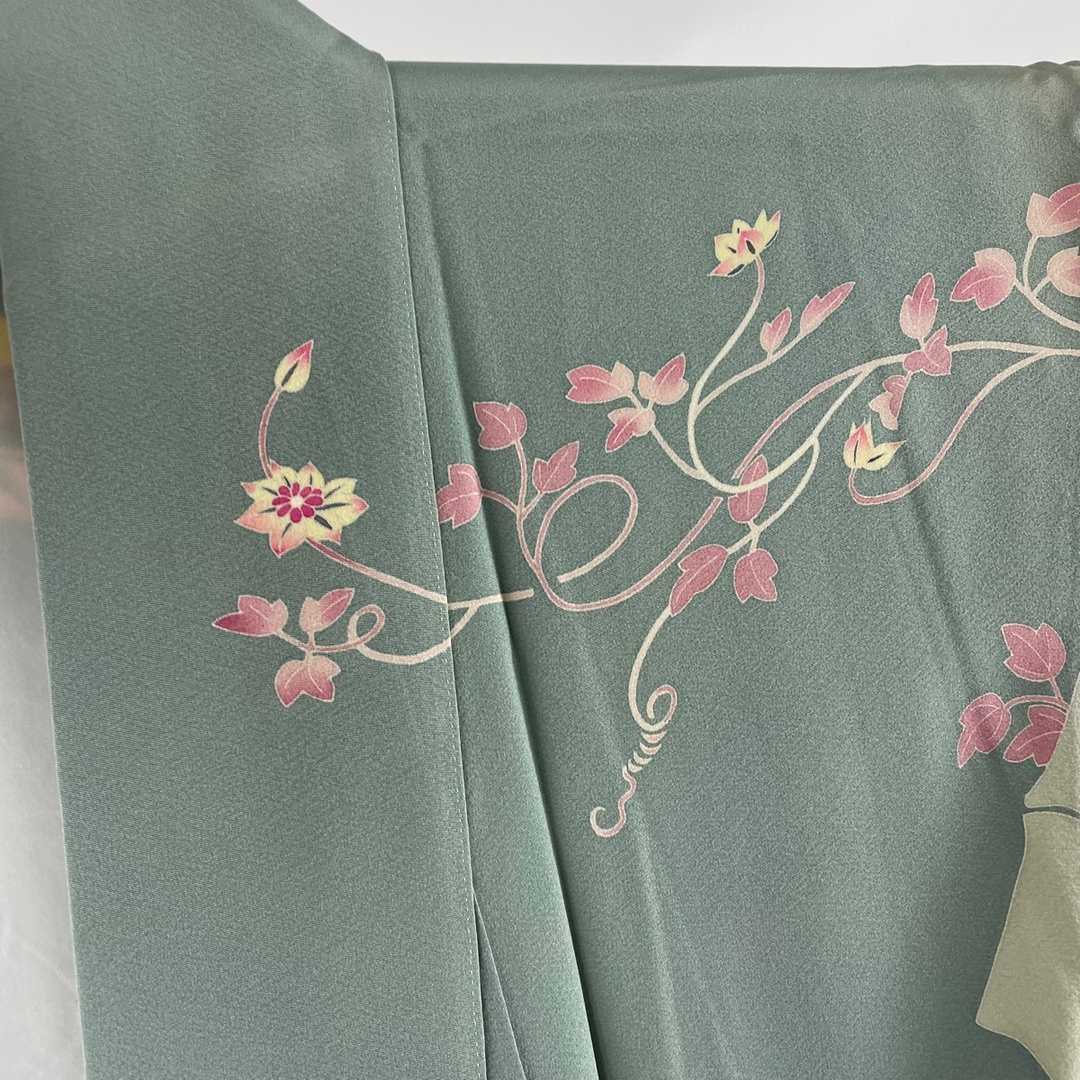 エルメス トライアングル 70 カレ Garde Robe Pop ガルド ローブ ポップ クローバーチャーム付 三角 スカーフ シルク100% マルチカラー ブラン ホワイト 白 箱付 HERMES(新品・未使用品)