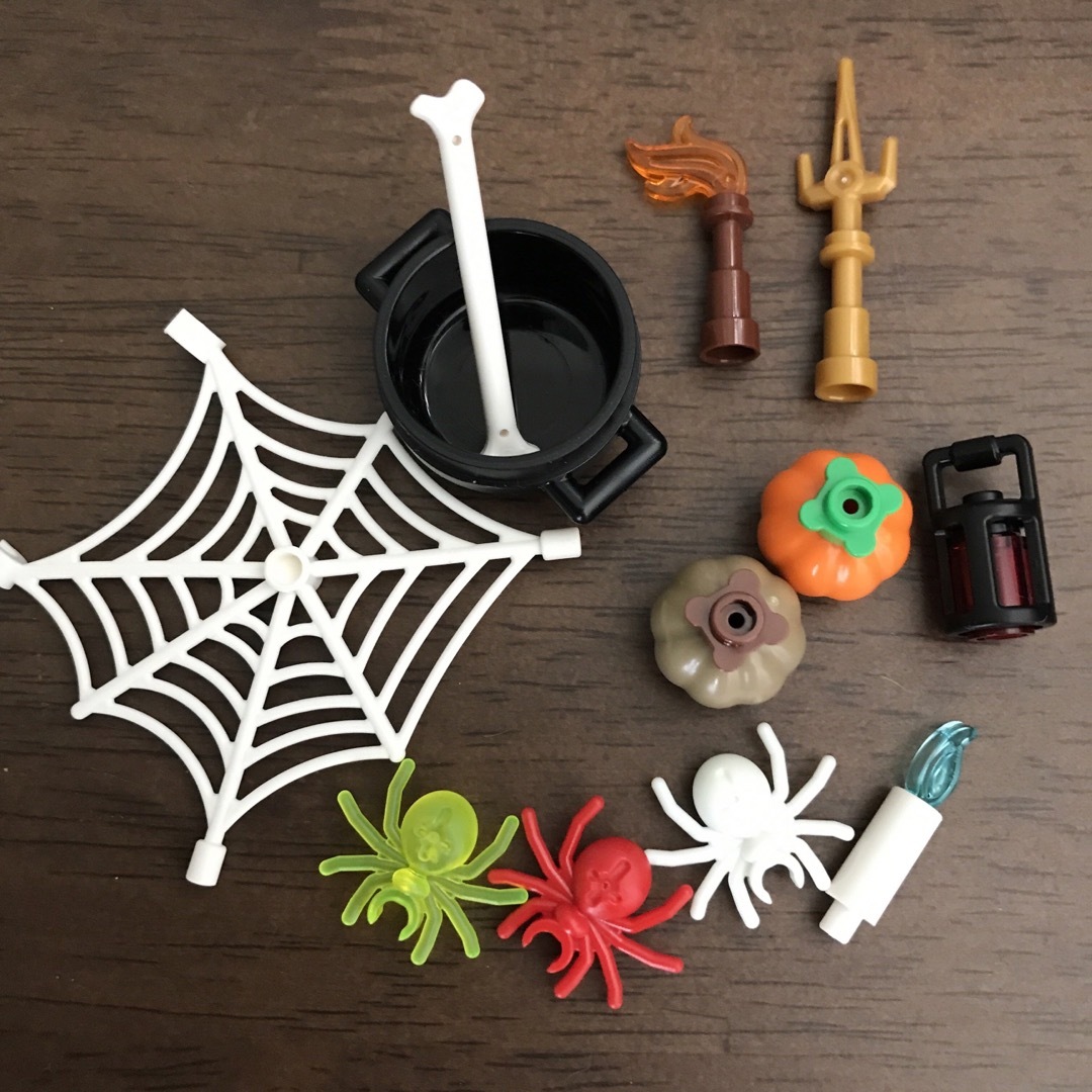 新品✨レゴ 正規品 ハロウィンセット クモ 鍋 カボチャ ろうそく 骨 パーツ | フリマアプリ ラクマ