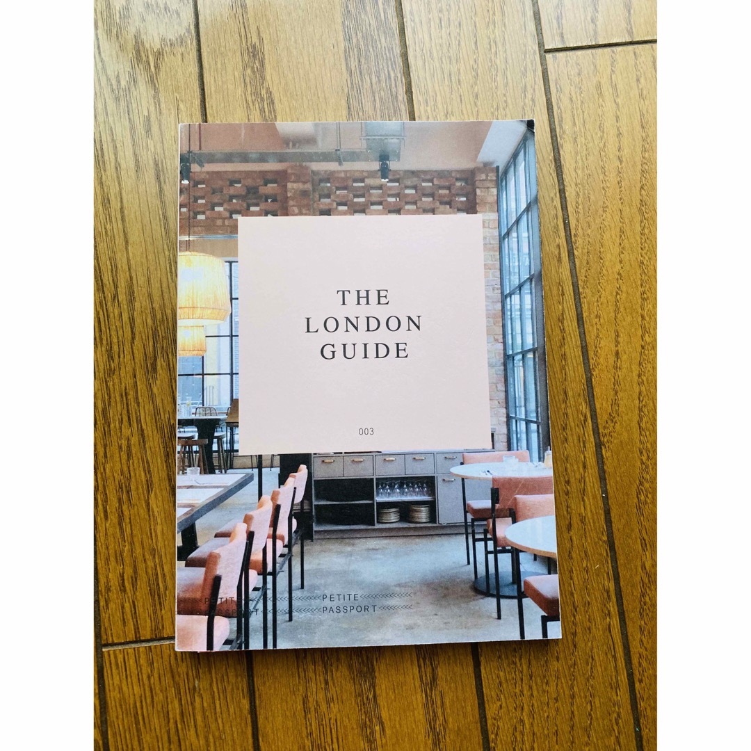 TODAYFUL(トゥデイフル)の【美品】THE LONDON GUIDE ロンドン ロンドンガイド　吉田怜香 エンタメ/ホビーの本(洋書)の商品写真