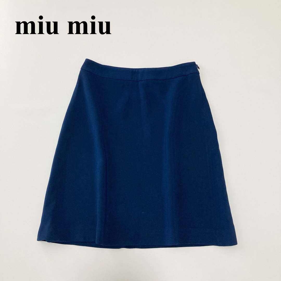 miu miu ミニスカート　ネイビー無地　サイズ38 | フリマアプリ ラクマ