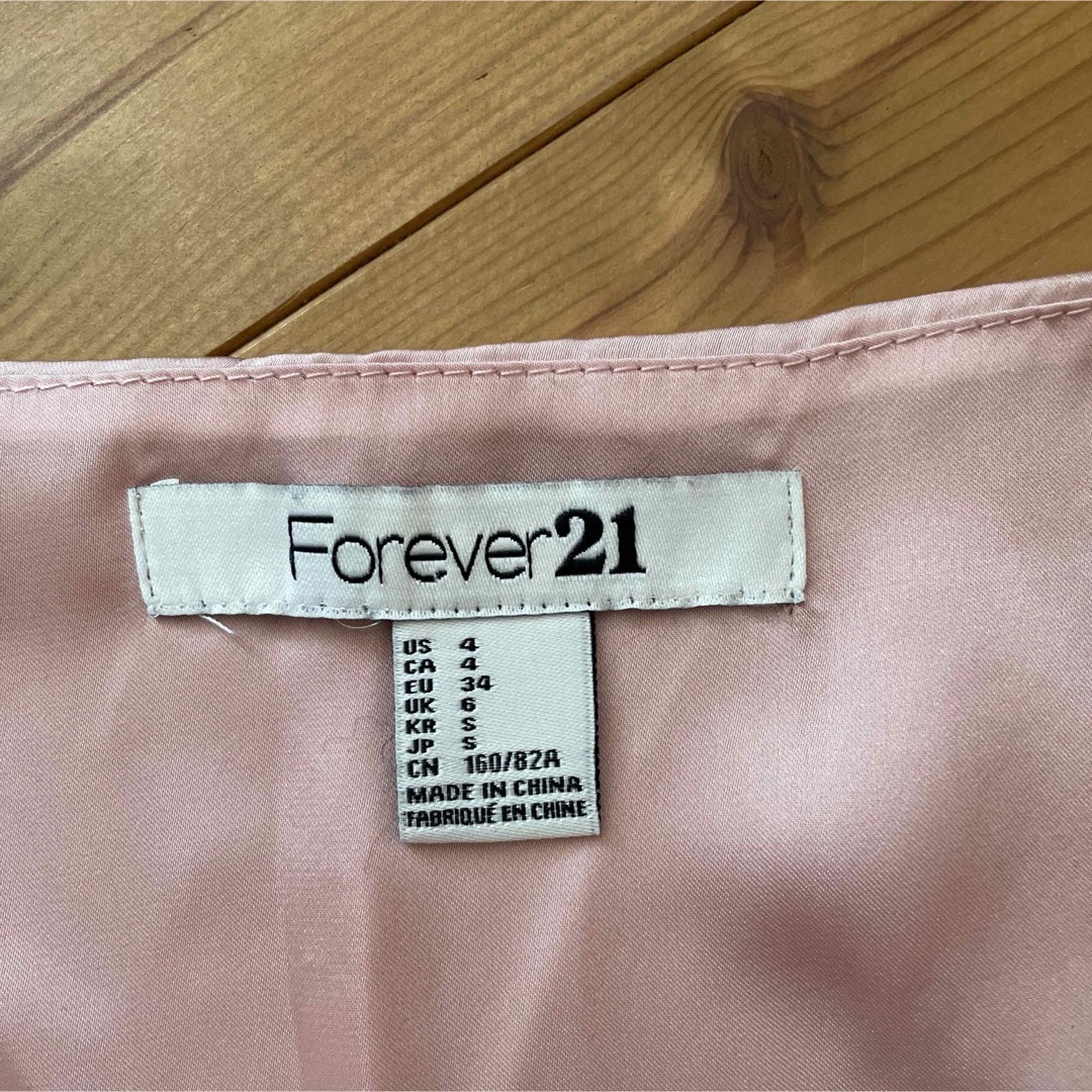 FOREVER 21(フォーエバートゥエンティーワン)のforever21 ピンク　シフォンカットソー レディースのトップス(カットソー(半袖/袖なし))の商品写真