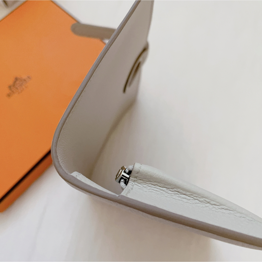 HERMES - 匿名配送 新品未使用 ドゴンコンパクト ベトン HERMES - 匿名配送 新品未使用 ドゴンコンパクト ベトン