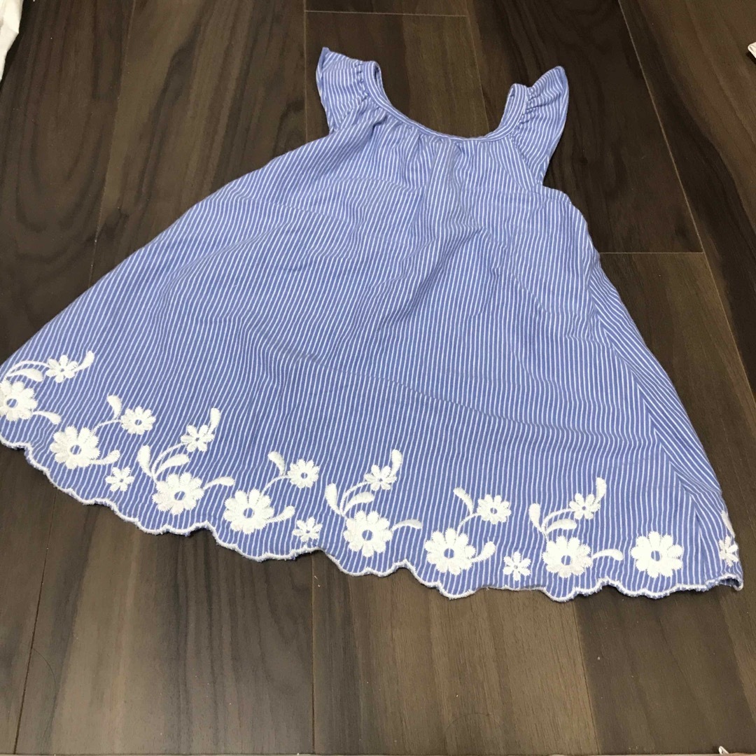 babyGAP(ベビーギャップ)のストライプ　花柄　ワンピース キッズ/ベビー/マタニティのベビー服(~85cm)(ワンピース)の商品写真