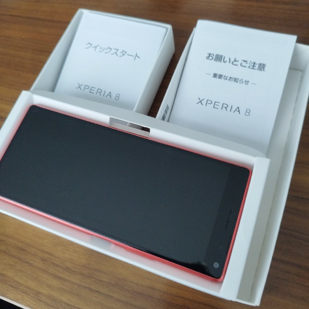 Xperia(エクスペリア)の美品 Xperia 8 902SO SIMフリー 電池性能80%以上 スマホ/家電/カメラのスマートフォン/携帯電話(スマートフォン本体)の商品写真