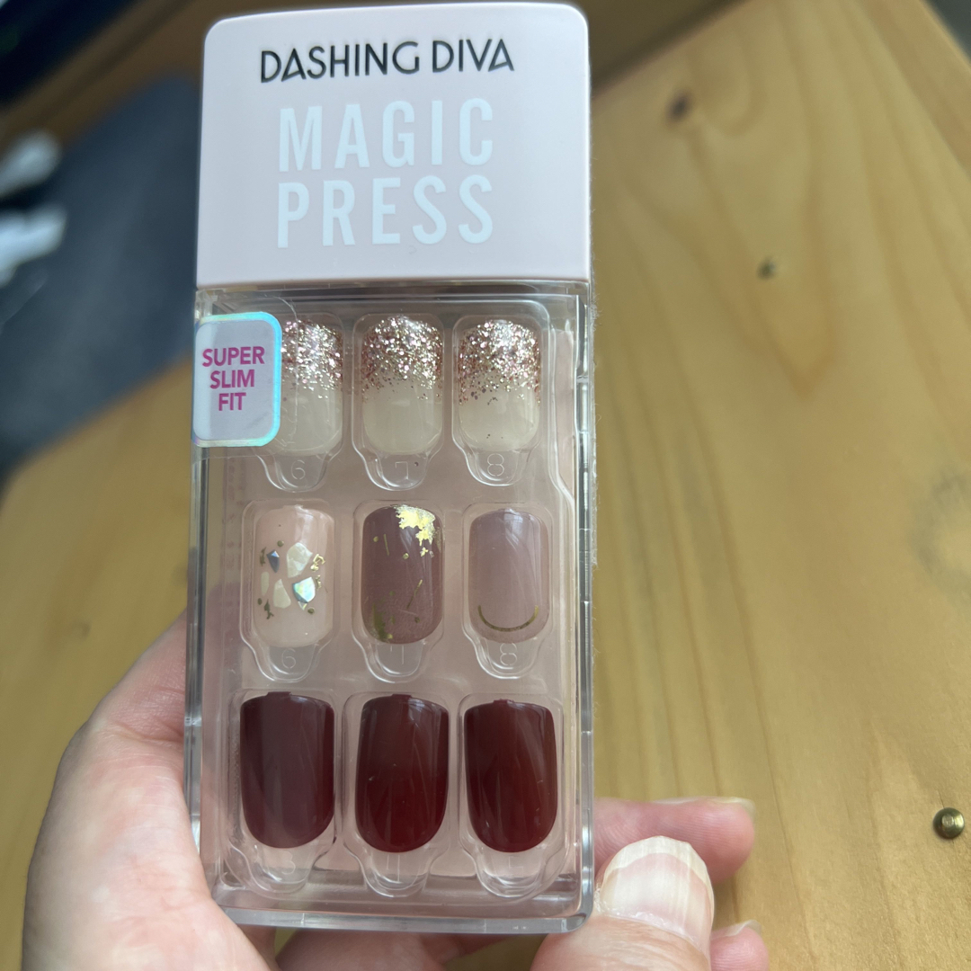 DASHING DIVA(ダッシングディバ)のDASHING DIVA 手の指用　【新品・未使用】 コスメ/美容のネイル(つけ爪/ネイルチップ)の商品写真