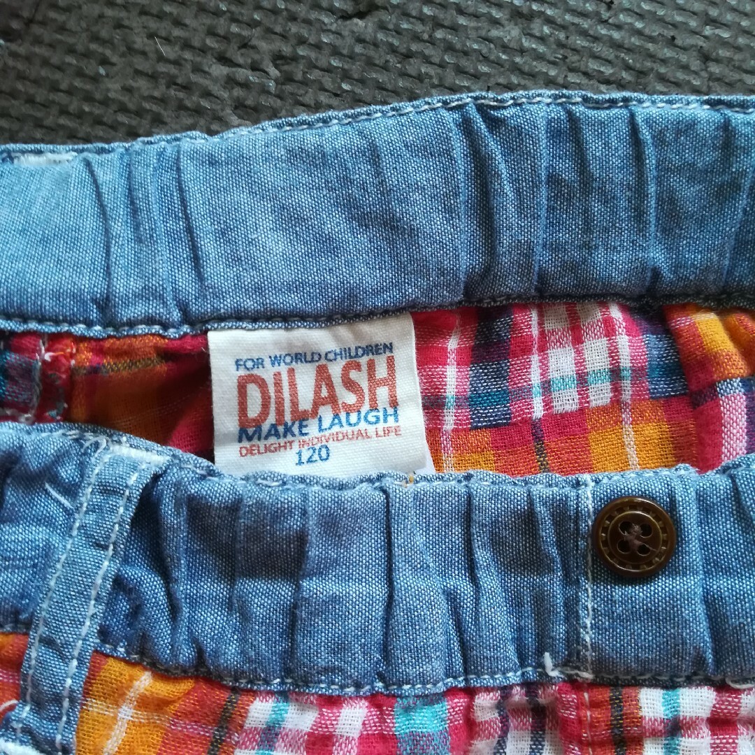 DILASH(ディラッシュ)のDILASH ハーフパンツ 半ズボン 100 キッズ/ベビー/マタニティのキッズ服男の子用(90cm~)(パンツ/スパッツ)の商品写真