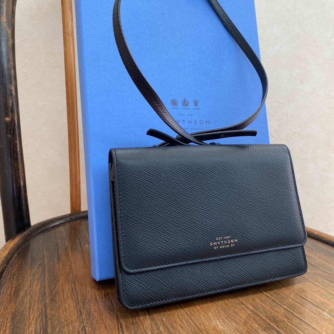 Smythson(スマイソン)の極美品 SMYTHSON(スマイソン） PANAMA 　クロスボディ ミニバッグ レディースのバッグ(ショルダーバッグ)の商品写真