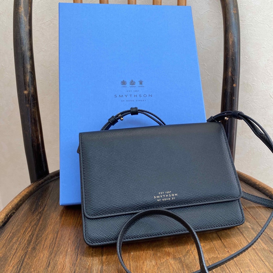 Smythson(スマイソン)の極美品 SMYTHSON(スマイソン） PANAMA 　クロスボディ ミニバッグ レディースのバッグ(ショルダーバッグ)の商品写真