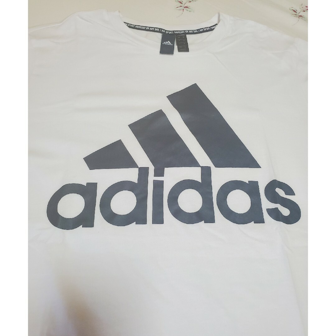 adidas(アディダス)のadidasアディダス　レディースTシャツ　ホワイトMサイズ レディースのトップス(Tシャツ(半袖/袖なし))の商品写真