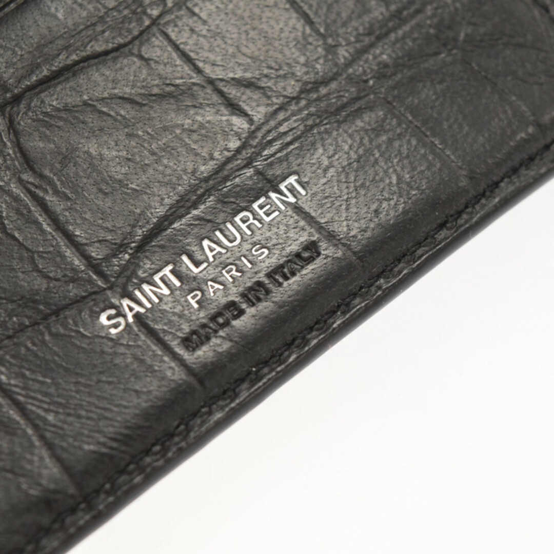 Saint Laurent(サンローラン)のSAINT LAURENT PARIS サンローランパリ 型押しレザー 2つ折り財布 コンパクトウォレット ブラック 453276 メンズのファッション小物(折り財布)の商品写真