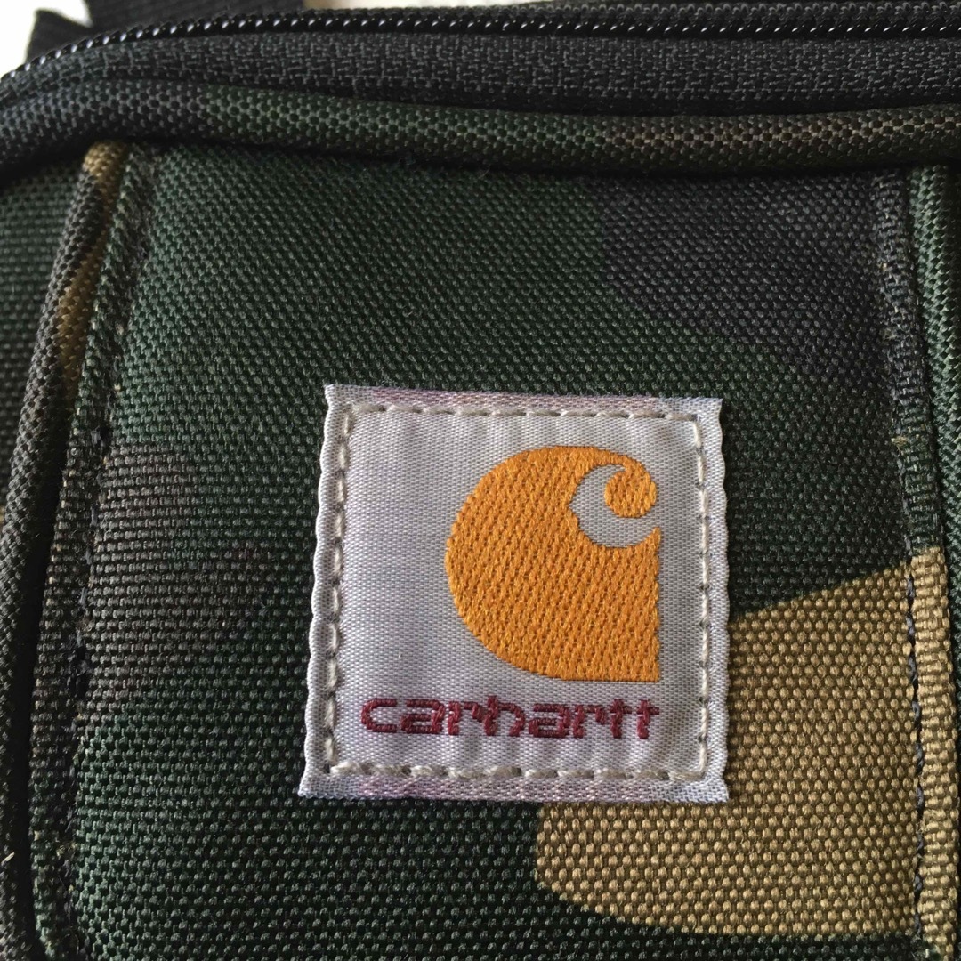 carhartt(カーハート)の【新品】Carhartt ショルダーバッグ　カモフラージュ　レディス　メンズ メンズのバッグ(ショルダーバッグ)の商品写真