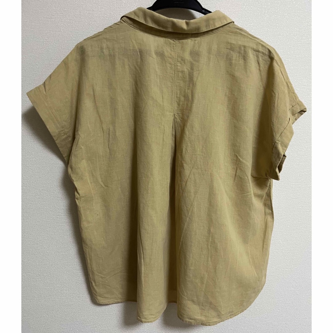 半袖シャツ　半袖ブラウス　半袖シャツブラウス　L L   マスタード　 レディースのトップス(シャツ/ブラウス(半袖/袖なし))の商品写真