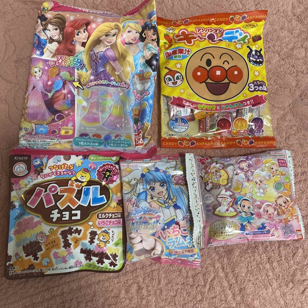 ★未開封品★子供作るお菓子★アンパンマンキャンディ★5点★ 食品/飲料/酒の食品(菓子/デザート)の商品写真