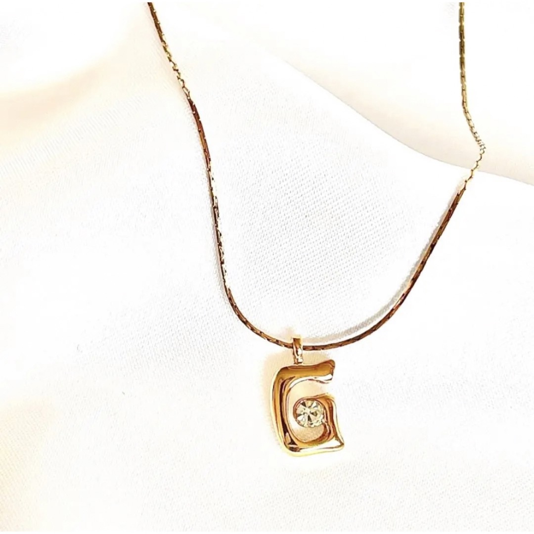美品✨GIVENCHY ネックレス ロゴ ラインストーン ゴールド 美品✨GIVENCHY ネックレス ロゴ ラインストーン ゴールド