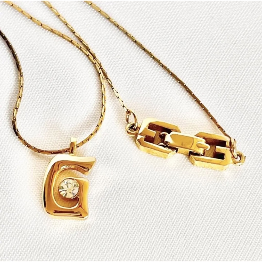 美品✨GIVENCHY ネックレス ロゴ ラインストーン ゴールド 美品✨GIVENCHY ネックレス ロゴ ラインストーン ゴールド
