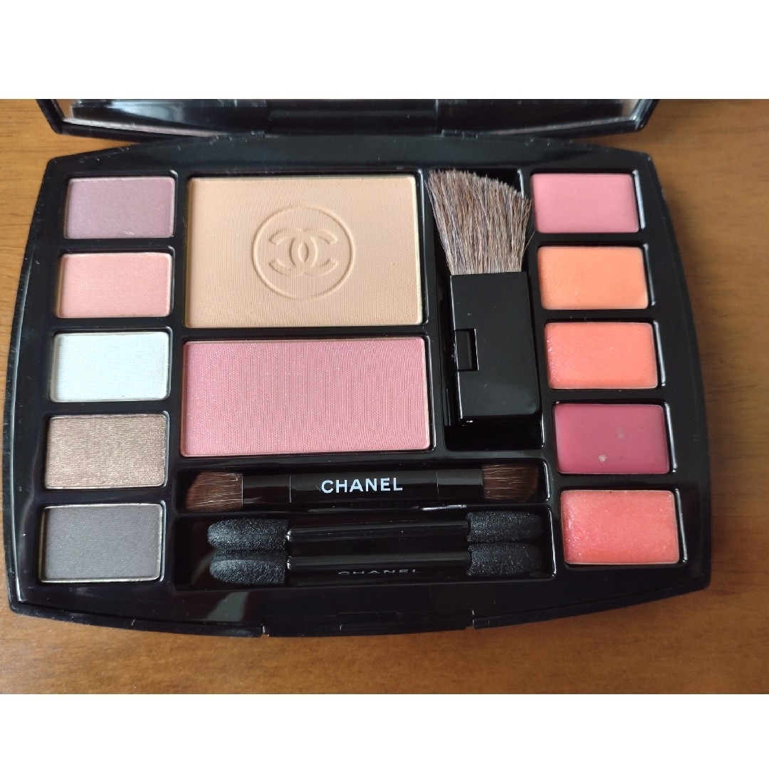 CHANEL シャネル トラベルメイクアップパレット