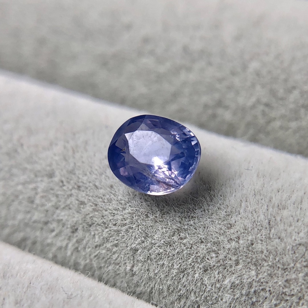 シルキーバイオレットサファイア　0.71ct