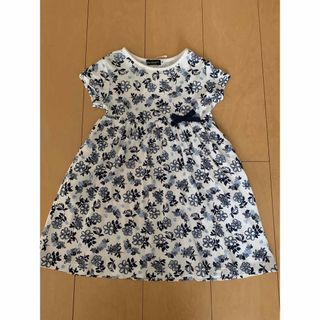 ベベ(BeBe)の【新品】BeBe  べべ　100  ワンピース　リボン　花柄(ワンピース)