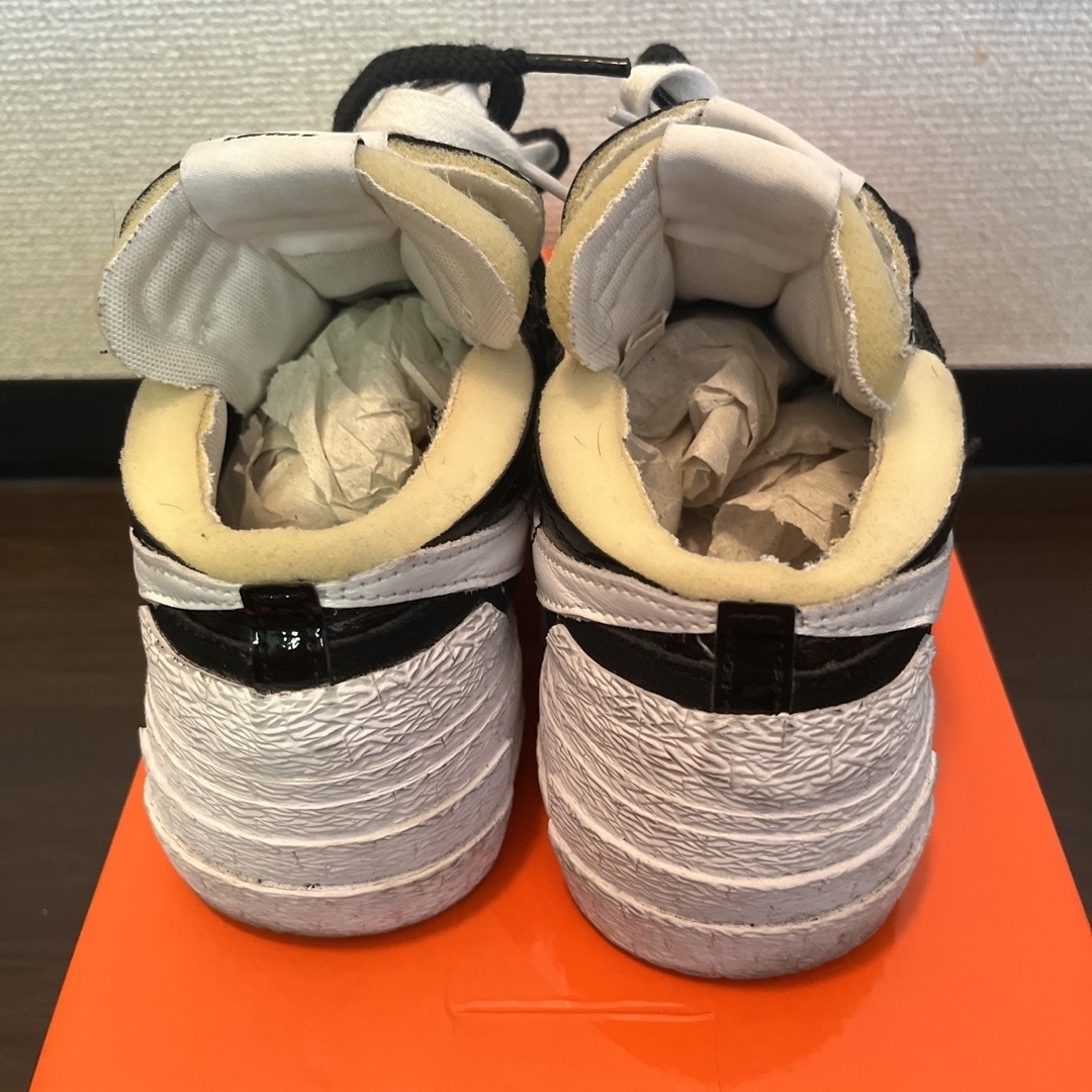 NIKE(ナイキ)のNIKE BLAZER LOW SACAI 26黒 メンズの靴/シューズ(スニーカー)の商品写真