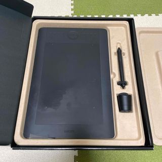 ワコム(Wacom)のintuos 5 touch アートペン付(PC周辺機器)