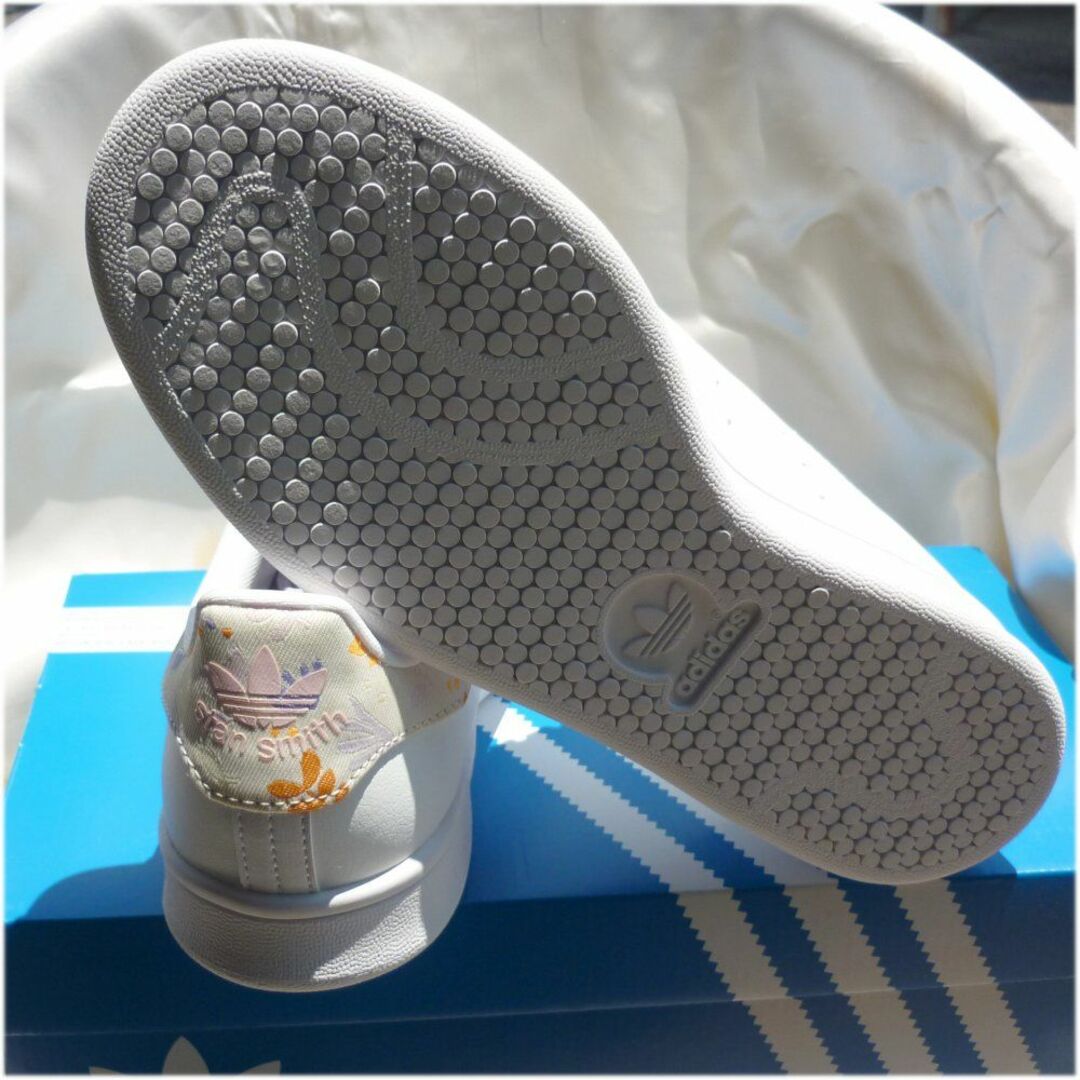 adidas(アディダス)のあい様専用25.5cm ★W 白スニーカー レディースの靴/シューズ(スニーカー)の商品写真