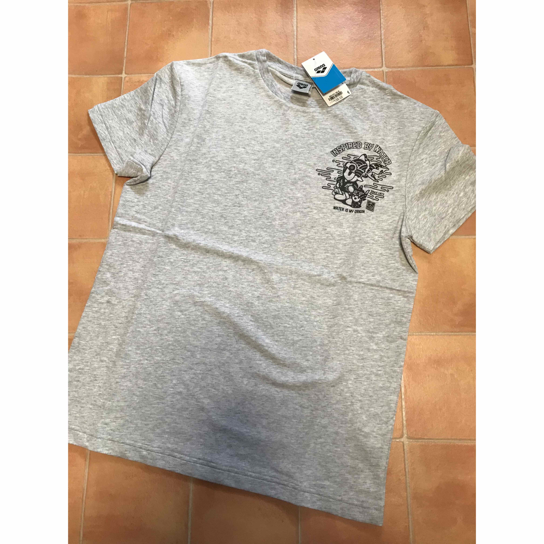 arena(アリーナ)の新品　アリーナ　半袖　Tシャツ  サイズM  メンズ  グレー メンズのトップス(Tシャツ/カットソー(半袖/袖なし))の商品写真