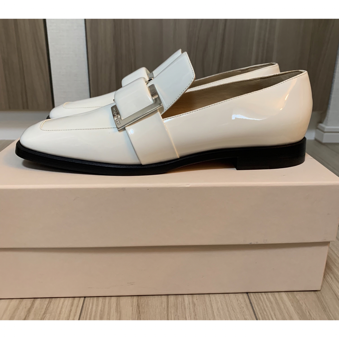 Sergio Rossi(セルジオロッシ)の[新品未使用] sergio rossi エナメルローファー レディースの靴/シューズ(ローファー/革靴)の商品写真