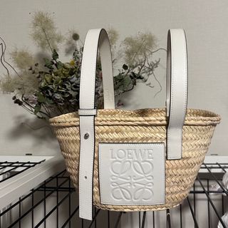 ロエベ(LOEWE)の【MOCHA様専用】ロエベ かごバッグ ホワイト スモール(かごバッグ/ストローバッグ)