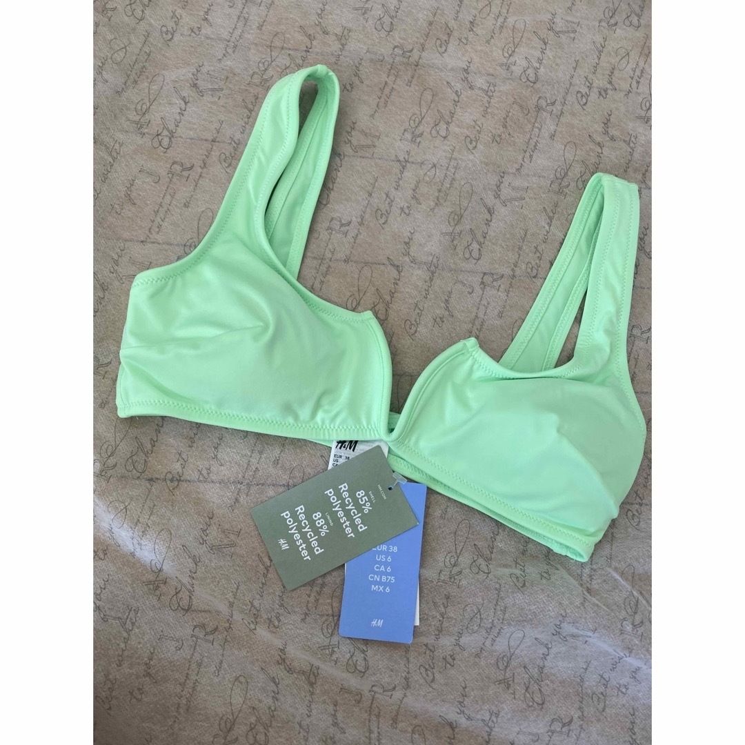 H&M(エイチアンドエム)の新品タグ付き H&M 水着 ビキニ トップス レディースの水着/浴衣(水着)の商品写真