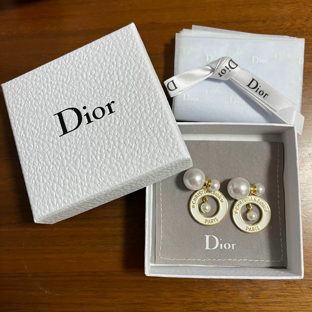 ★新品未使用★ Dior ディオール エレガント パールピアス | フリマアプリ ラクマ