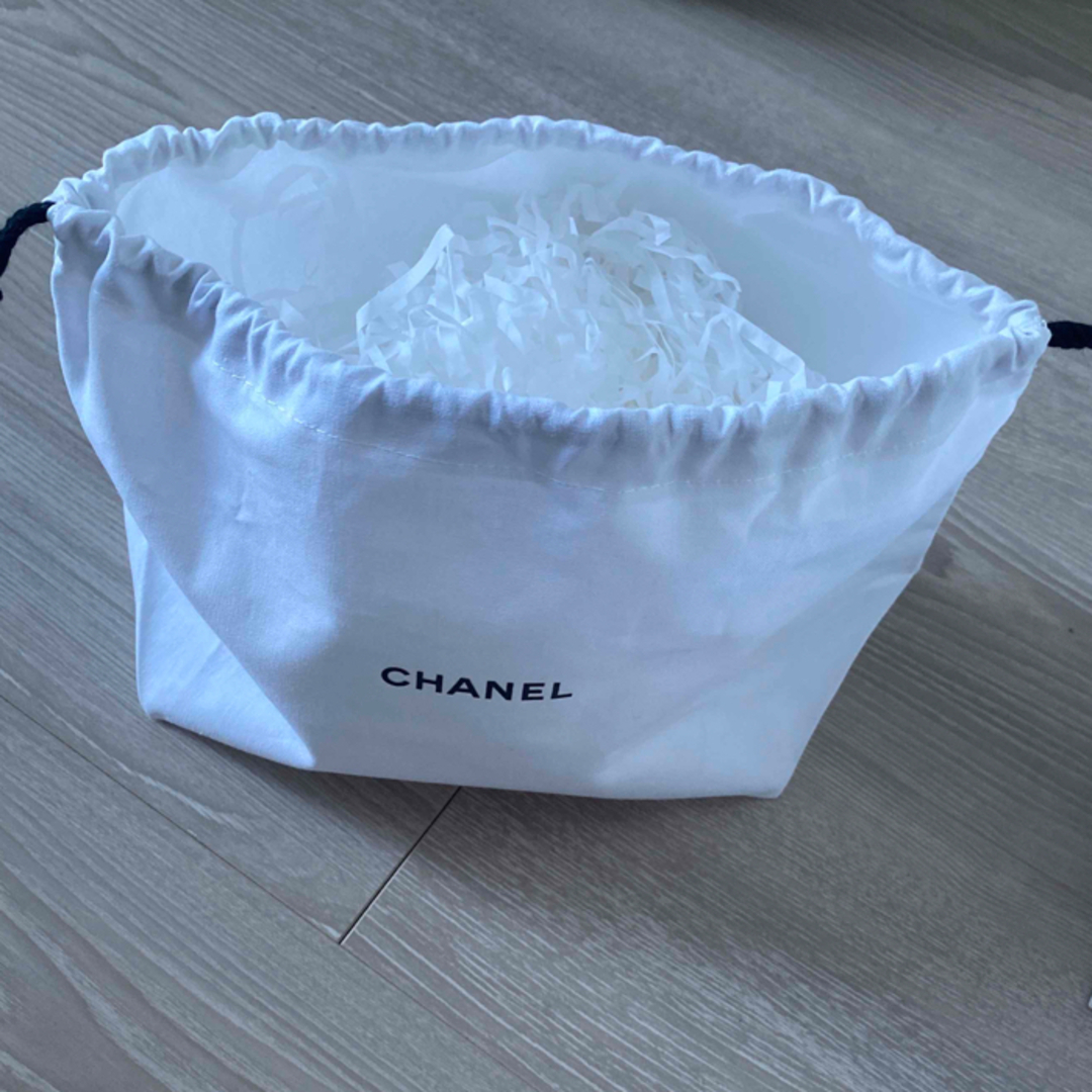 CHANEL(シャネル)のCHANEL巾着 ポーチ ノベルティ 新品 エンタメ/ホビーのコレクション(ノベルティグッズ)の商品写真