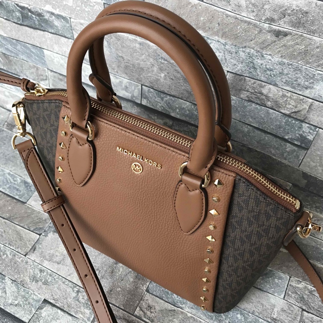 新品】2WAYシグネチャー バッグ《MICHAEL KORS マイケルコース》-