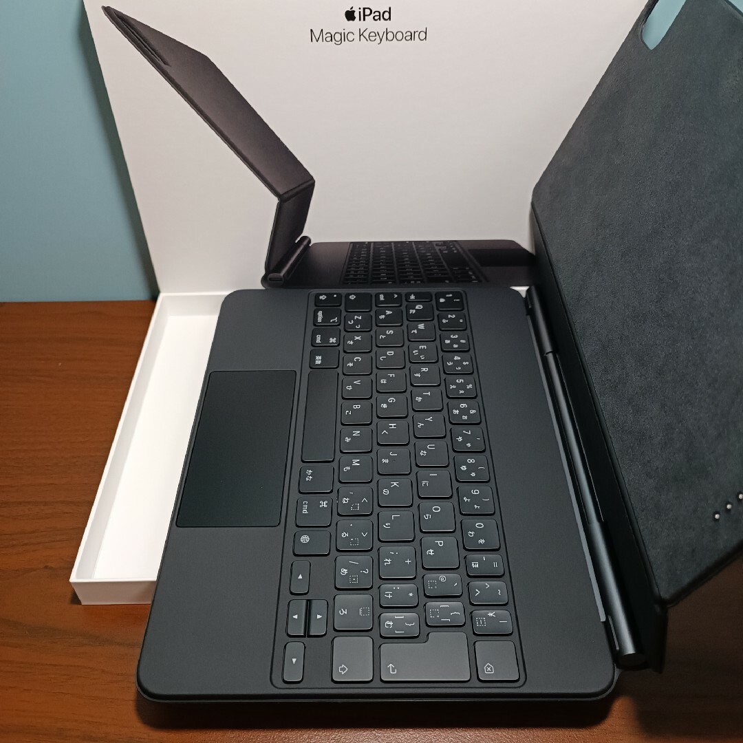 Apple(アップル)の(美品) iPad Magic Keyboard Air、Pro 11 インチ スマホ/家電/カメラのPC/タブレット(タブレット)の商品写真