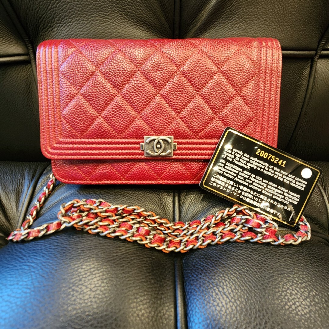 CHANEL(シャネル)のシャネル ボーイシャネル チェーンウォレット 財布 レッド キャビアスキン メンズのファッション小物(長財布)の商品写真