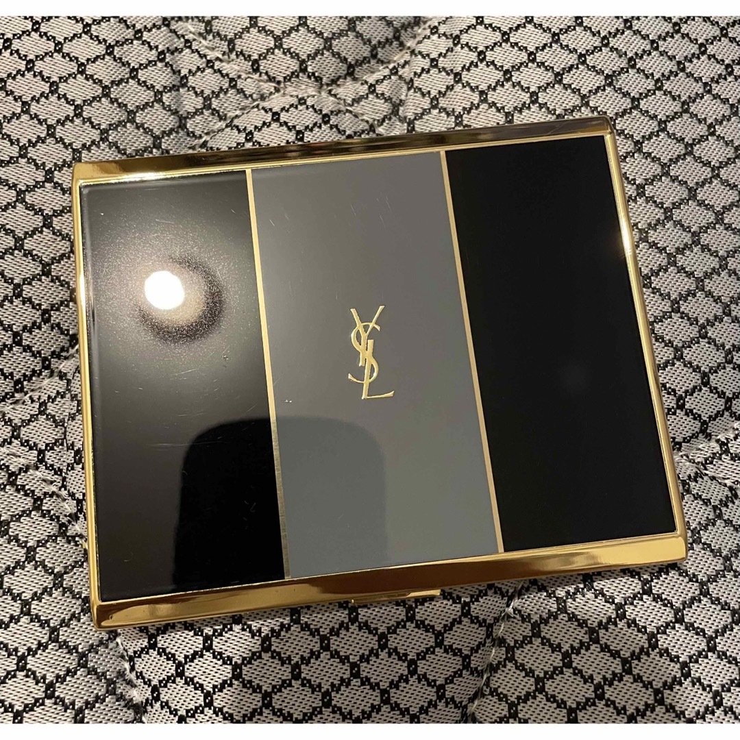Yves Saint Laurent(イヴサンローラン)のイヴサンローラン　シガレットケース　YSL シャネル　エルメス　より◎ レディースのファッション小物(名刺入れ/定期入れ)の商品写真