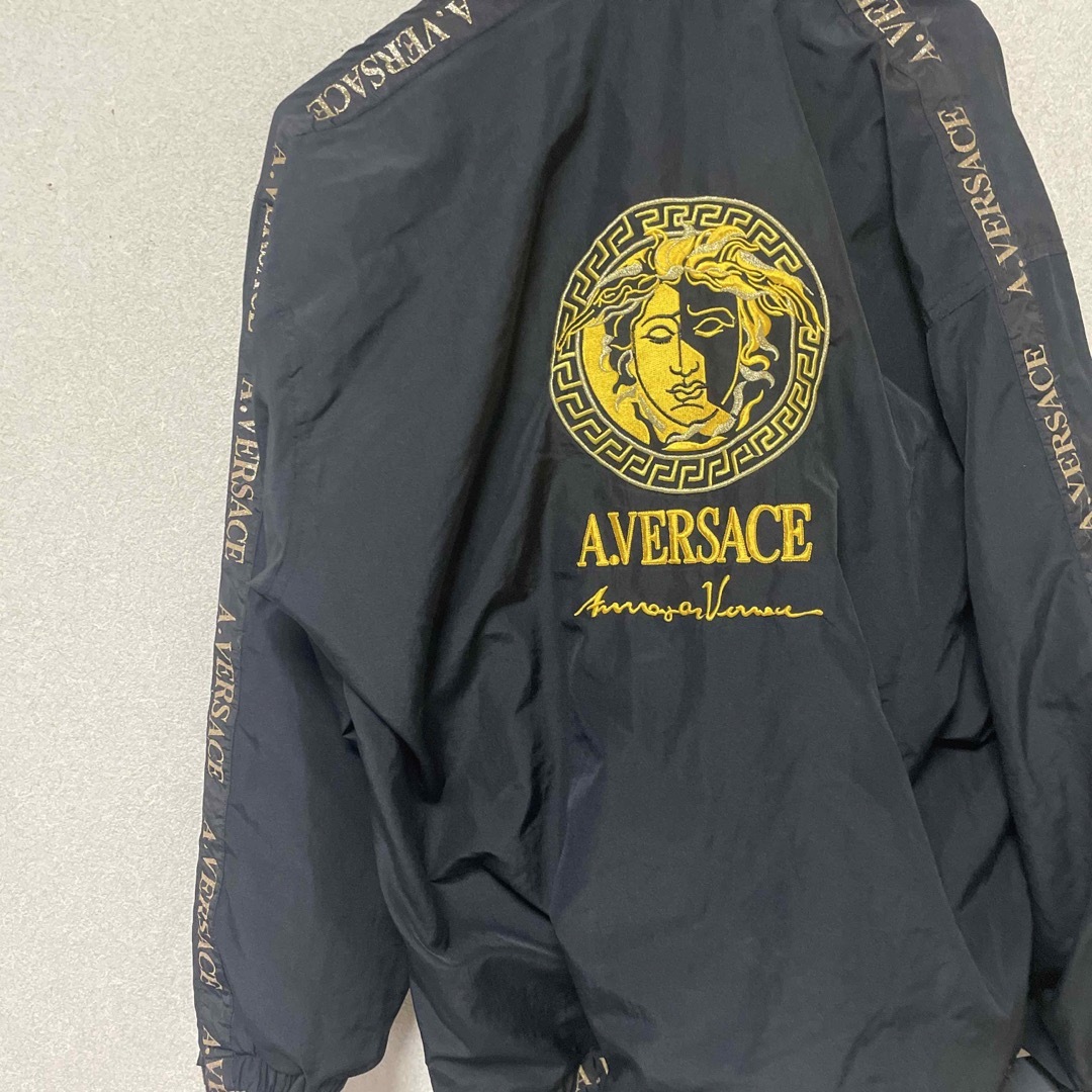 VERSACE(ヴェルサーチ)のVERSACE ベルサーチナイロンジャケット メンズのジャケット/アウター(ナイロンジャケット)の商品写真