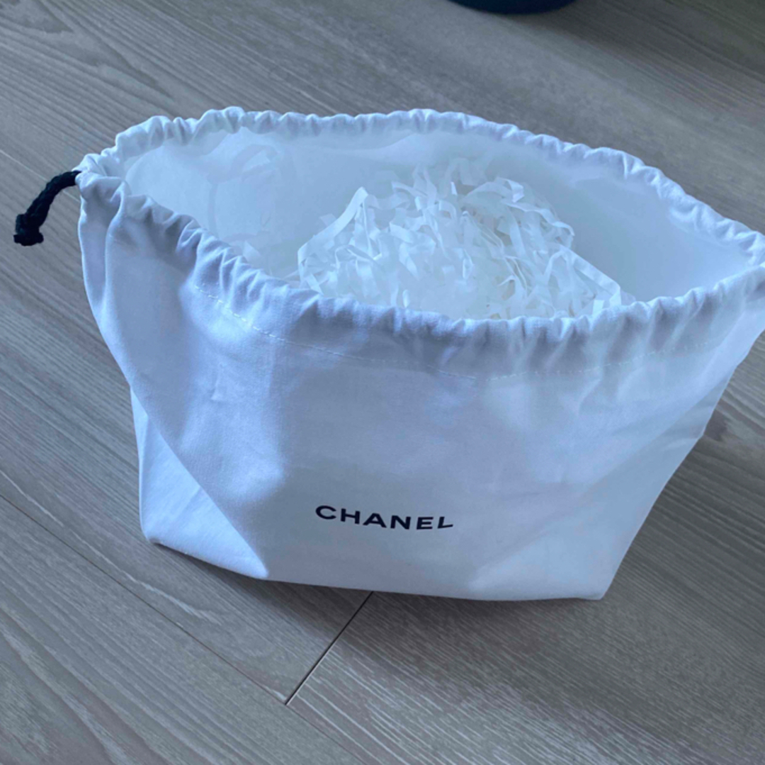 CHANEL(シャネル)のCHANEL巾着ポーチ ノベルティ 新品 エンタメ/ホビーのコレクション(ノベルティグッズ)の商品写真