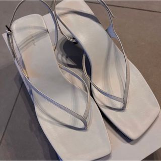 ザロウ(THE ROW)のTHE ROW  CONSTANCE SANDAL #38 美品 ザ ロウ(サンダル)