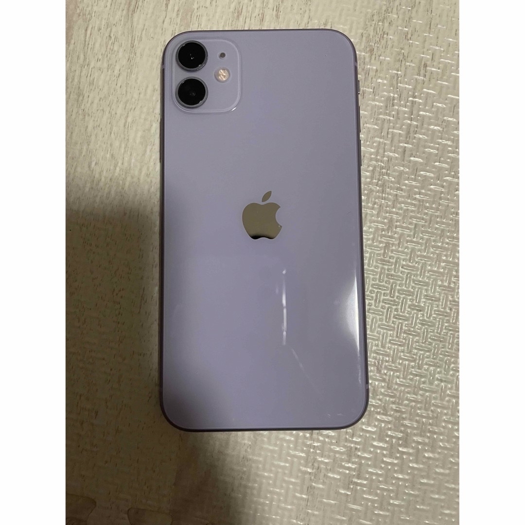 Apple(アップル)のiPhone11 64GB パープル【SIMなし】 スマホ/家電/カメラのスマートフォン/携帯電話(スマートフォン本体)の商品写真