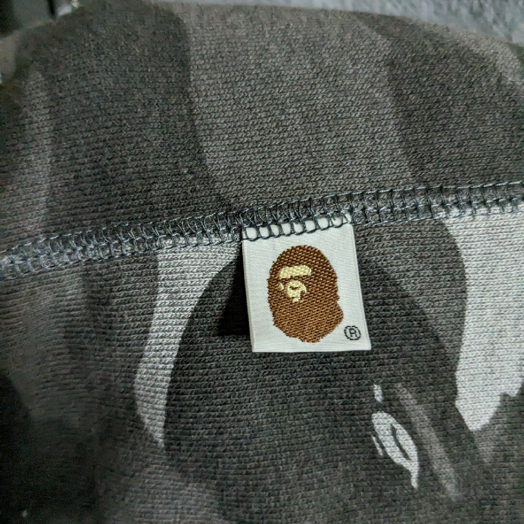 A BATHING APE(アベイシングエイプ)のアベイシングエイプ BAPE フード付きベスト メンズのトップス(ベスト)の商品写真