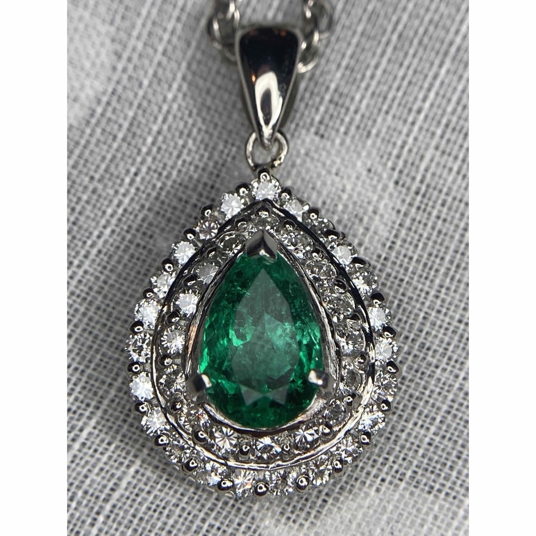 TASAKIpt900 コロンビア産　vivid green　エメラルド1.30ct