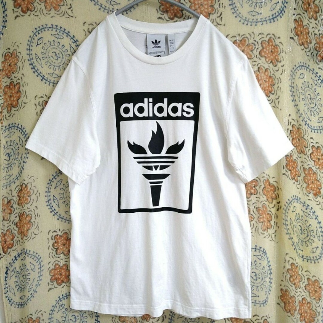 adidas(アディダス)のadidas tシャツ トレフォイル 半袖 ビックプリント 刺繍ロゴ  白 Ｌ メンズのトップス(Tシャツ/カットソー(半袖/袖なし))の商品写真