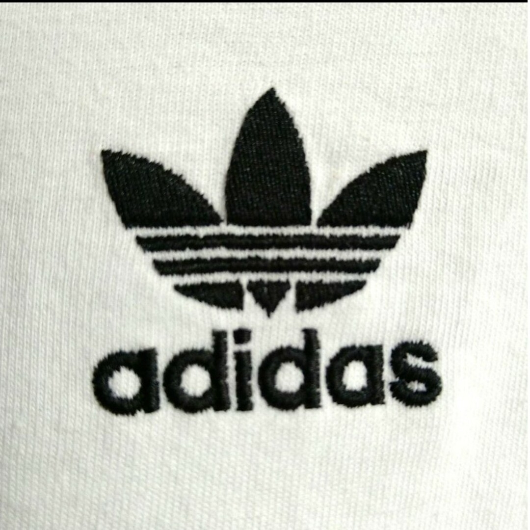 adidas(アディダス)のadidas tシャツ トレフォイル 半袖 ビックプリント 刺繍ロゴ  白 Ｌ メンズのトップス(Tシャツ/カットソー(半袖/袖なし))の商品写真