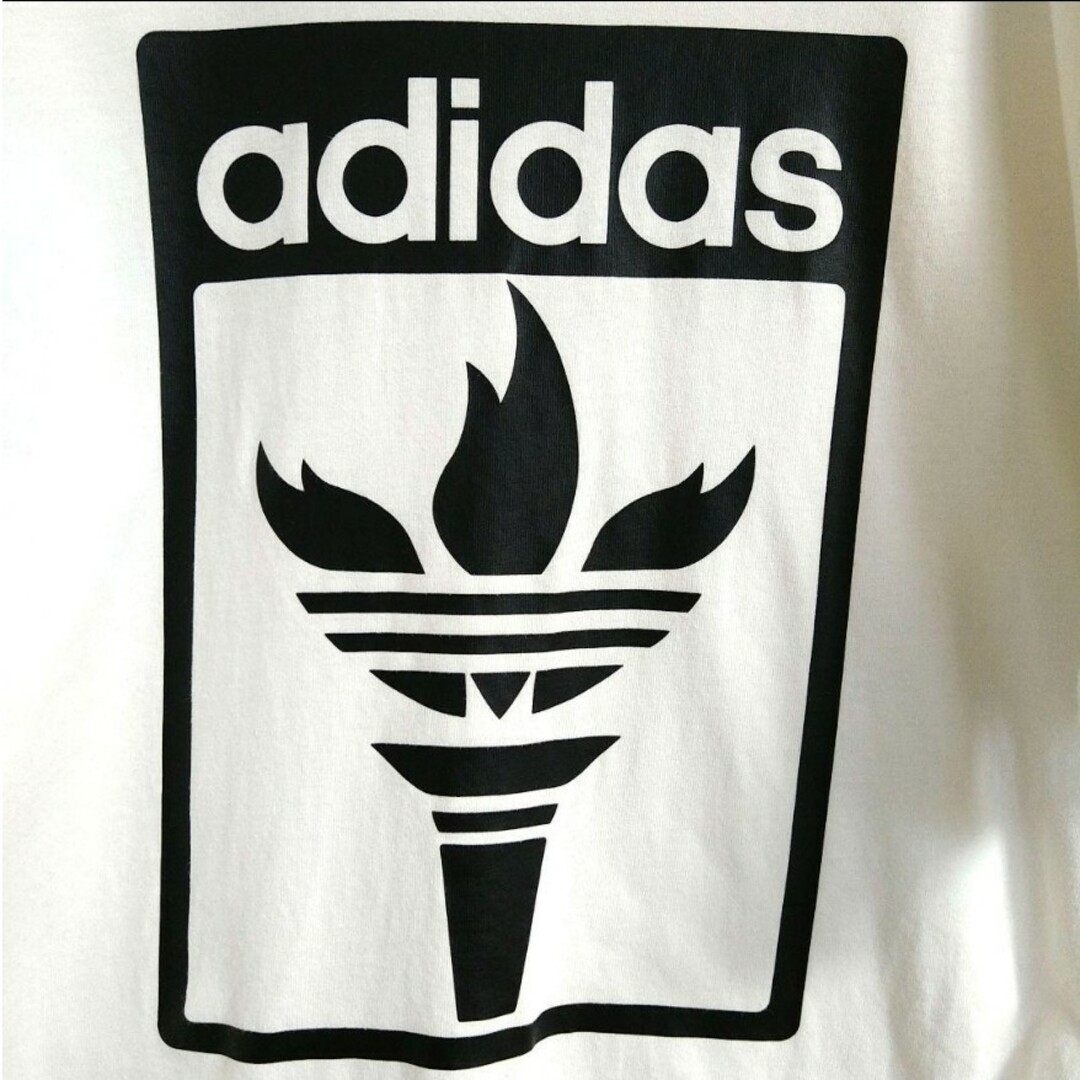 adidas(アディダス)のadidas tシャツ トレフォイル 半袖 ビックプリント 刺繍ロゴ  白 Ｌ メンズのトップス(Tシャツ/カットソー(半袖/袖なし))の商品写真