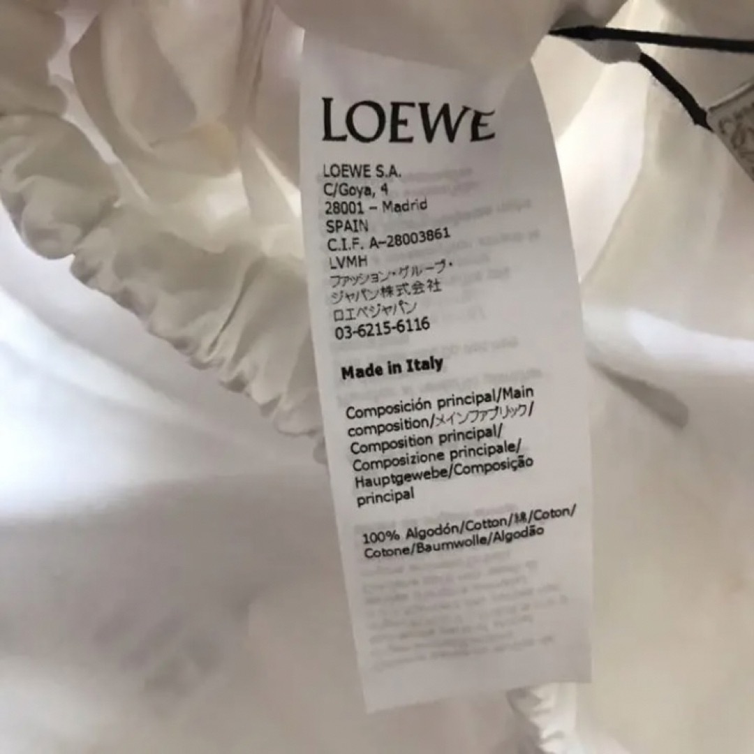 LOEWE(ロエベ)の最終値　LOEWE 新品未使用　フラワーモチーフ　ハイウエストパンツ レディースのパンツ(カジュアルパンツ)の商品写真
