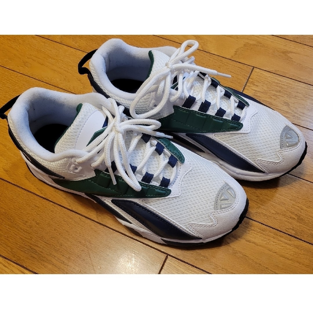 Reebok(リーボック)のリーボック スニーカー 新品 ほぼ メンズの靴/シューズ(スニーカー)の商品写真