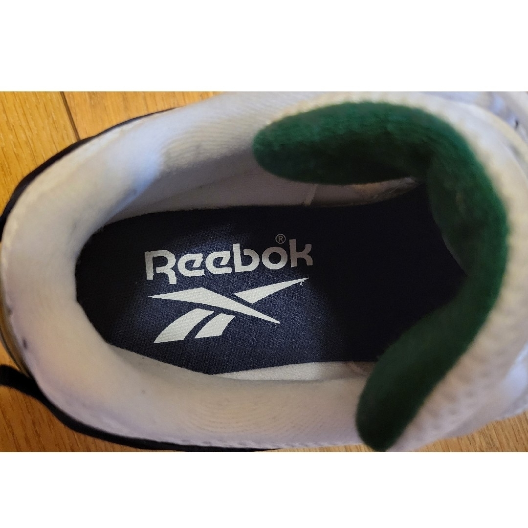 Reebok(リーボック)のリーボック スニーカー 新品 ほぼ メンズの靴/シューズ(スニーカー)の商品写真