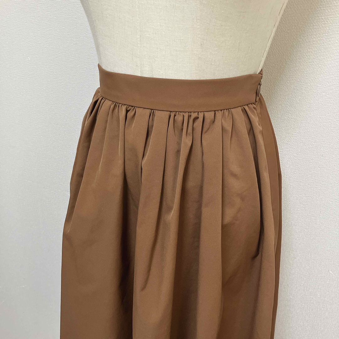 TOMORROWLAND(トゥモローランド)のTOMORROWLAND  ハイカウントツイルタックギャザースカート レディースのスカート(ロングスカート)の商品写真