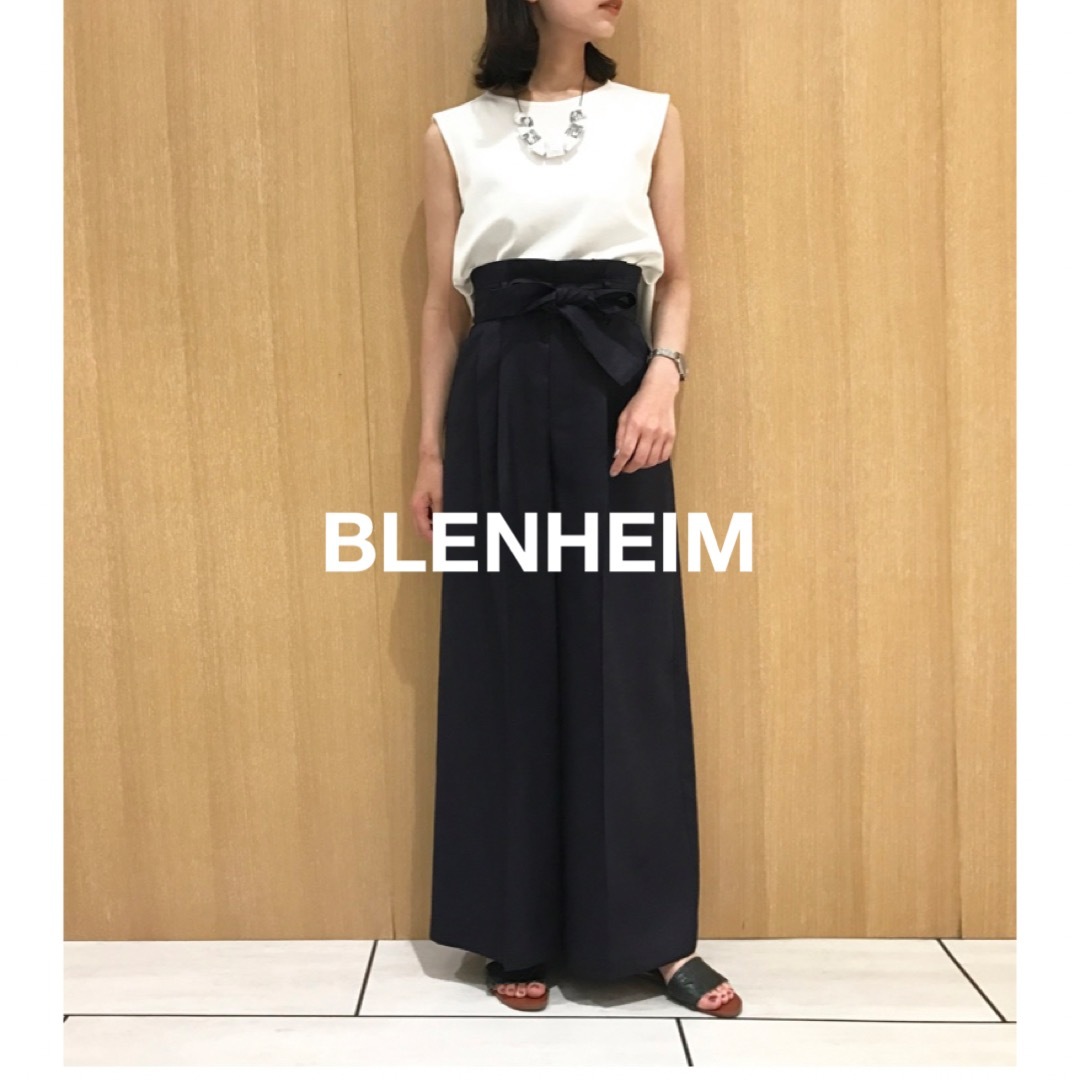 M-premier(エムプルミエ)のBLENHEIM ブレンヘイム　フェイクリネンワイドパンツ　XSサイズ レディースのパンツ(カジュアルパンツ)の商品写真