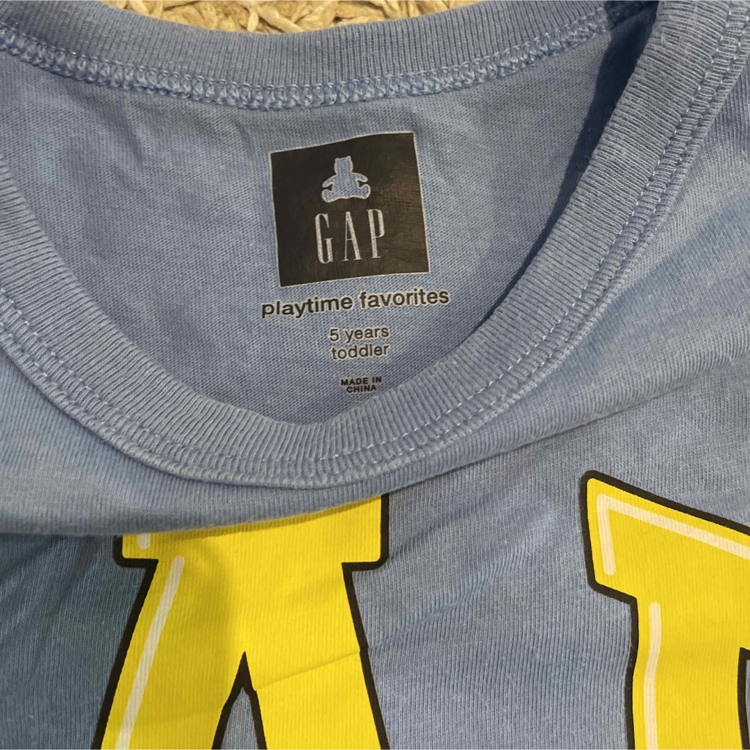 GAP Kids(ギャップキッズ)のGAP はたらくくるま　Tシャツ キッズ/ベビー/マタニティのキッズ服男の子用(90cm~)(Tシャツ/カットソー)の商品写真